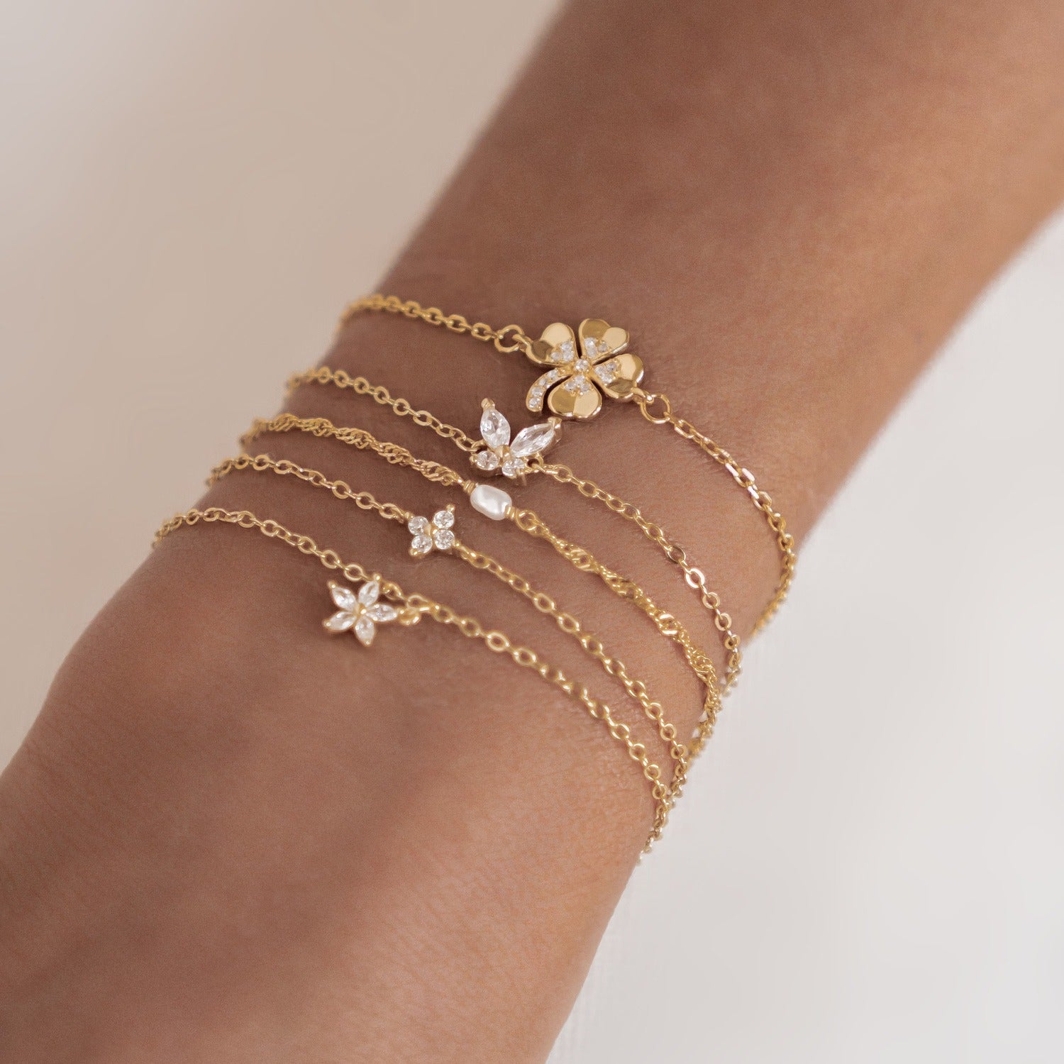 Brazalete Margarita Plata de Ley 925 en Oro